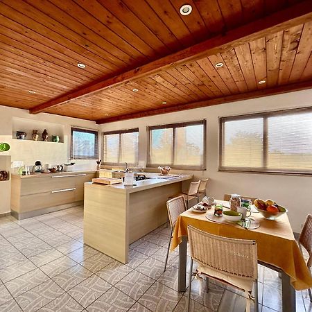 Ferienwohnung "The Attic" - Terrazza Con Vista & Parcheggio Gratuito Marano di Napoli Exterior foto